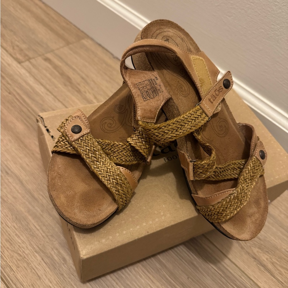 Taos Footwear Camel Strappy Sandals_Size 7 / 7.5
